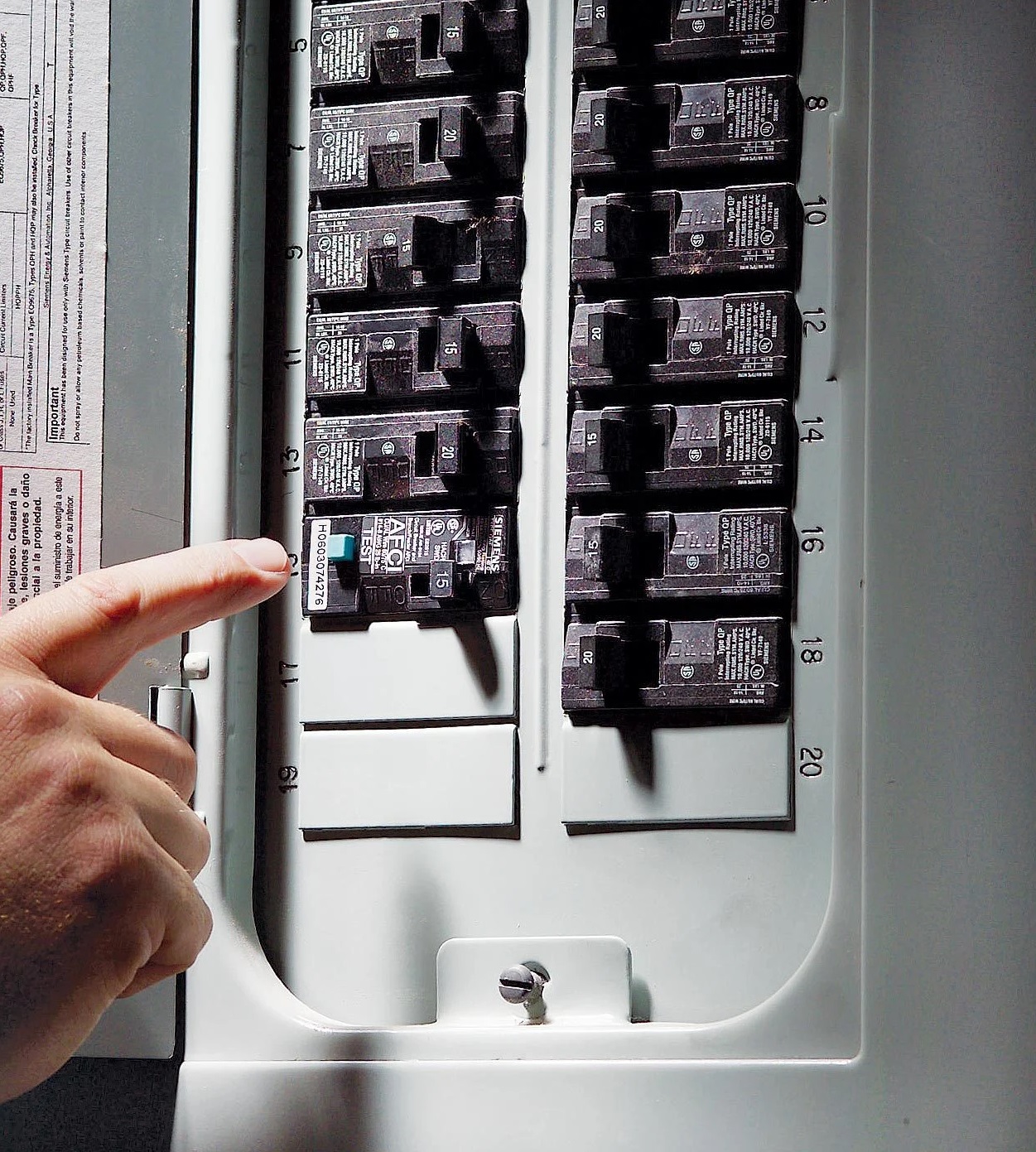 Circuit Breakers Types, Working Principles, and Uses