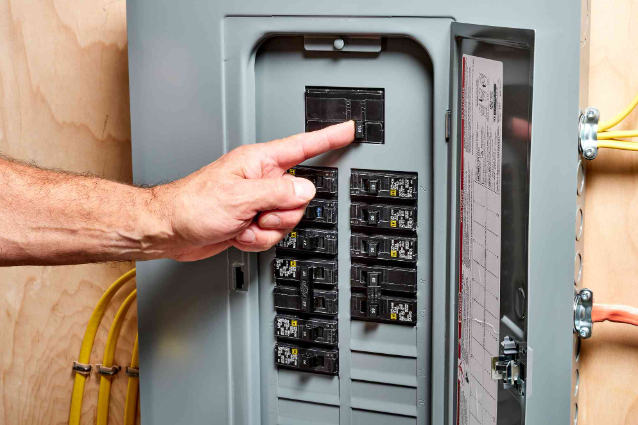 The Ultimate Guide to Circuit Breakers: Types, Working Mechanisms, and Uses